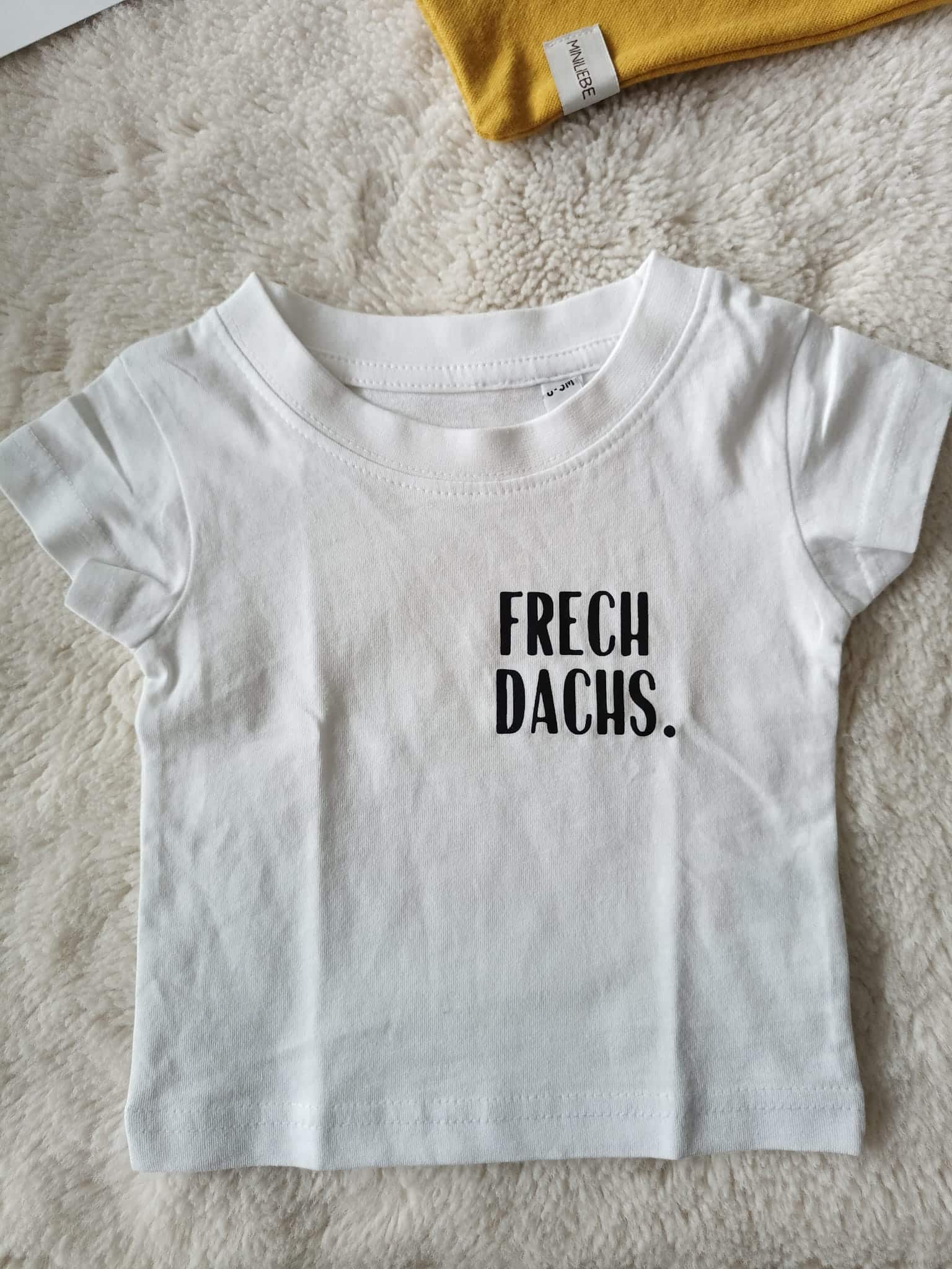 Tshirt Frechdachs + Beanie und Halstuch – Bild 4