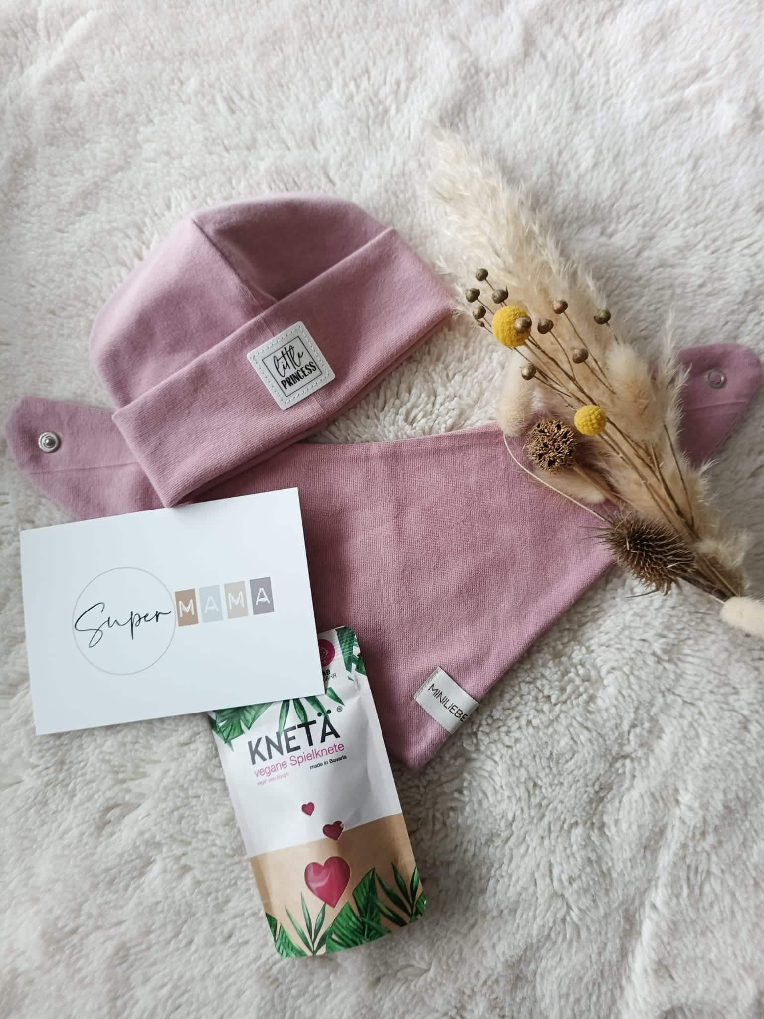 Beanie + Halstuch +Knetä